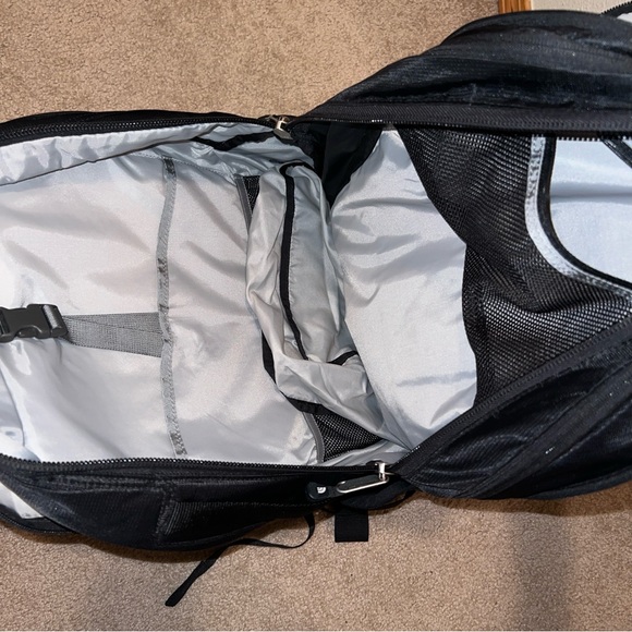 The North Face Backpack Overhaul 40 - Picture 7 of 15